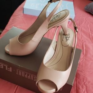 LIFE STRIDE HEELS